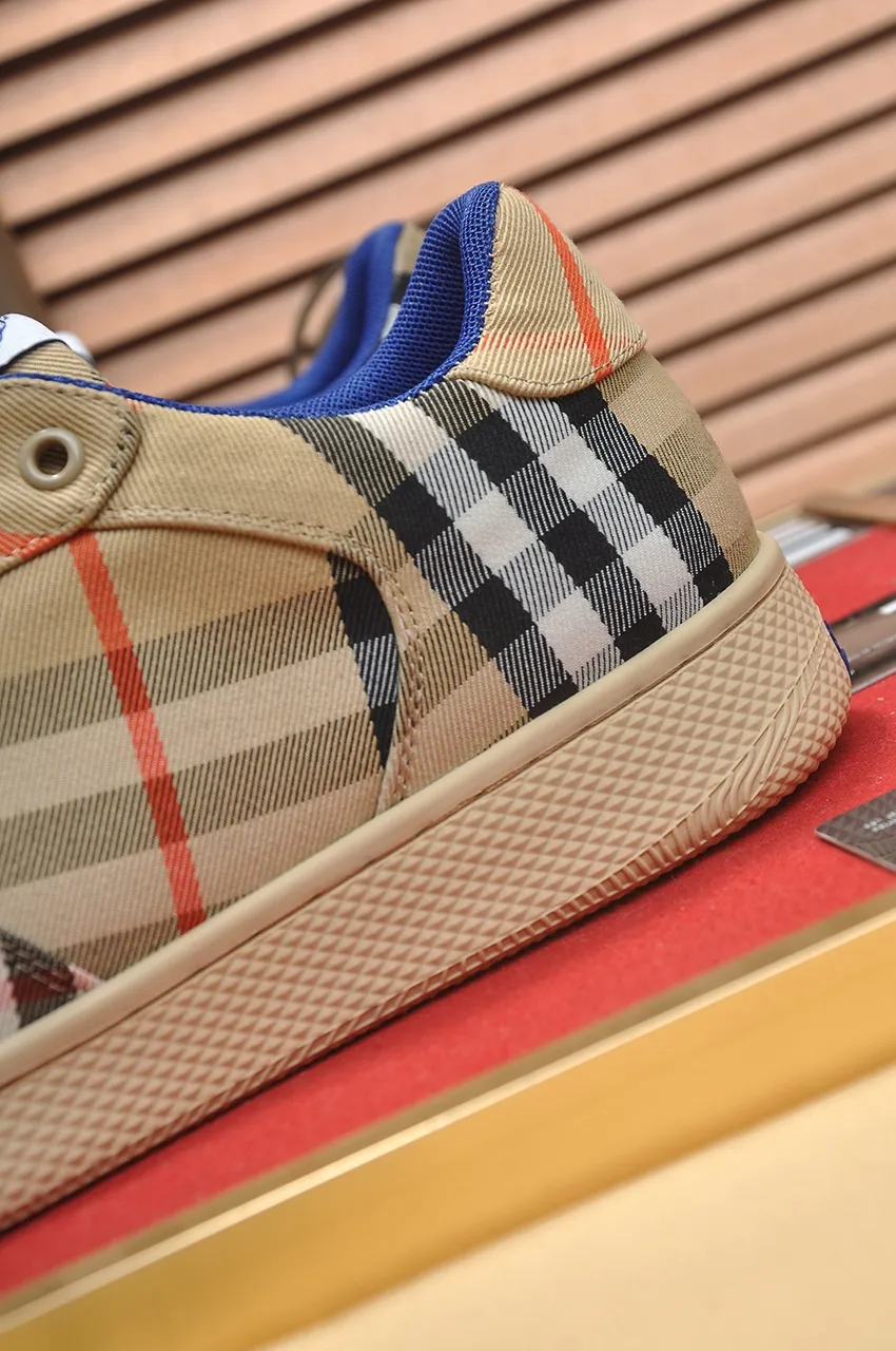 Men's shoes 💰540💶【Burberry】Classic low-top sneakers｜Imported cowhide with classic plaid fabric｜Sheepskin lining｜Original outsole｜Fine workmanship and comfortable to wear Size: 38-44 (customized at 45)